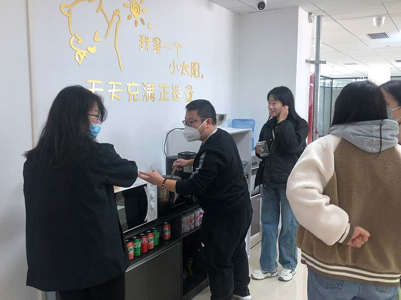 企业情 | 寒冷冬日里的温暖瞬间