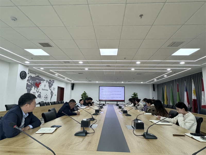 共话担当，共促发展——赫迈弗召开干部民主生活会